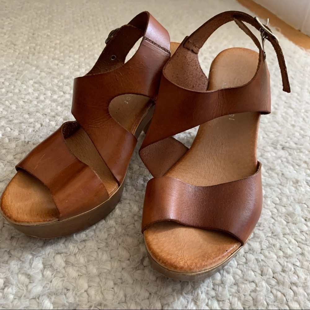 Eric Michael Sandals